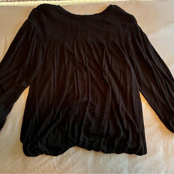 FREE PEOPLE “Begonia” Embroidered Top
Size Small - Picture 4 of 4